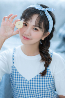 16位美女厕所撒尿偷拍视频